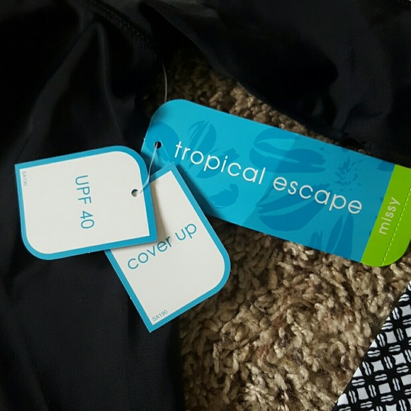 🆕 Tropical Escape Rash Guard - Picture 4 of 4